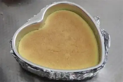 Make Blue cheesy cheesecake step 1