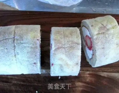 Make Strawberry roll step 19