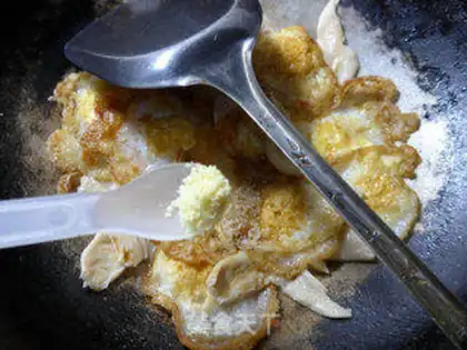 Make Soybeans fried quail eggs step 8