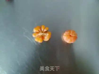 Make Flowers of rich fruit salad step 1