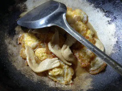 Make Soybeans fried quail eggs step 9