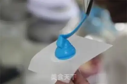Make Blue cheesy cheesecake step 7