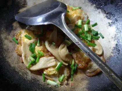 Make Soybeans fried quail eggs step 10