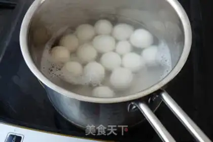 Make Curry radish soup step 1