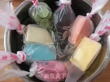 Make Baby chocolate lollipop step 2