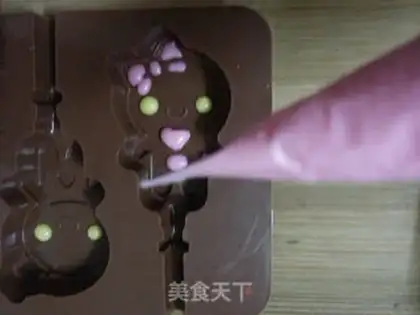 Make Baby chocolate lollipop step 6