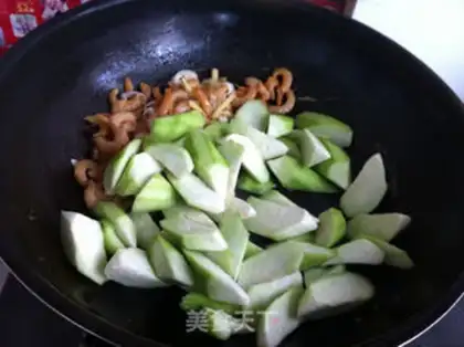 Make Eggs and seameat step 4