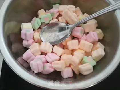 Make Cow Rolling Sugar step 1
