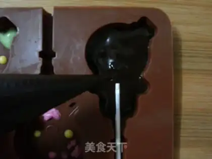 Make Baby chocolate lollipop step 7