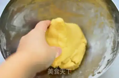 Make Flower cookies step 5