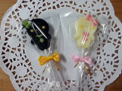 Make Baby chocolate lollipop step 12