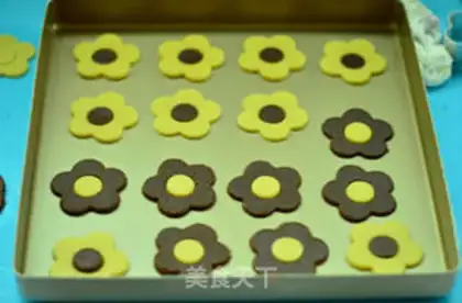 Make Flower cookies step 10