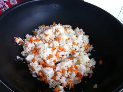 Make Egg fried rice step 4