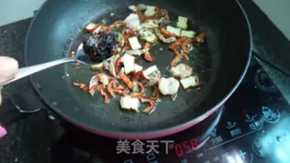 Make Spicy shrimp noodles step 5