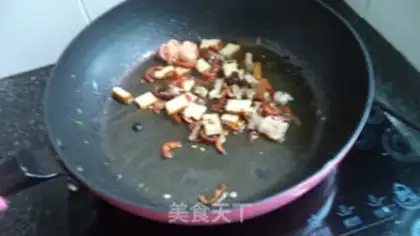 Make Spicy shrimp noodles step 6