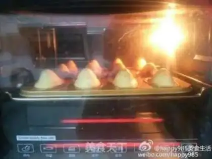 Make The original Madeleine cake step 12