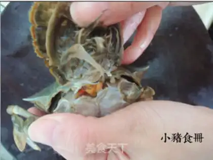 Make Golden garlic crabs step 1