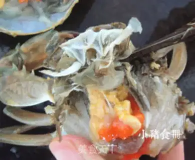 Make Golden garlic crabs step 4