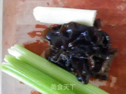 Make Celery clears wood step 0
