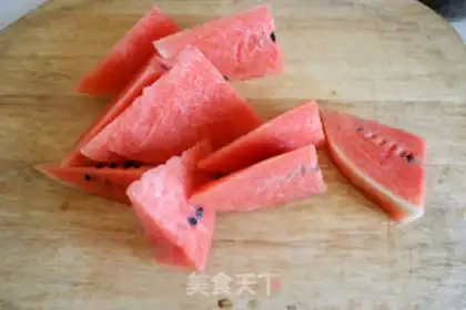 Make Fresh watermelon juice step 1