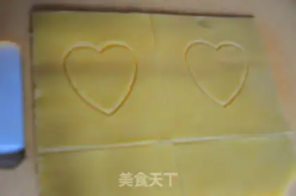 Make Heart crackers step 10