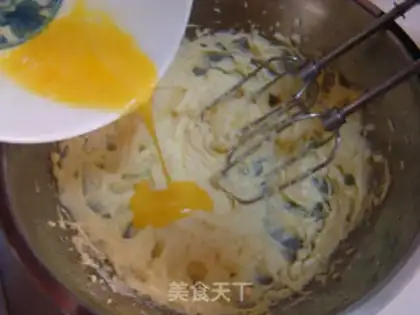 Make Golden orange cake step 2
