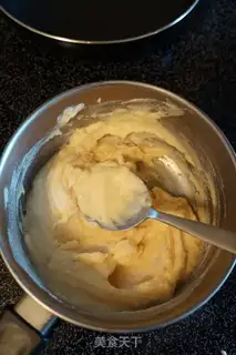 Make Vietnamese rice salmon rolls step 4