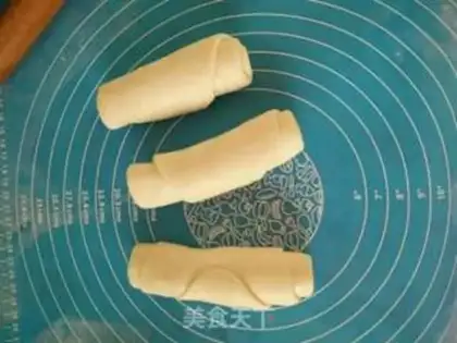 Make Egg-bread step 1