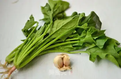 Make Garlic spinach tower step 0
