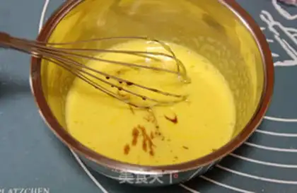 Make Caramel walnut mousse cake step 3