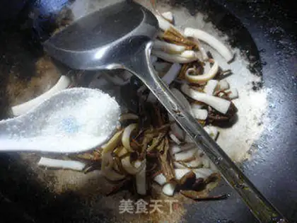 Make Tea mushrooms, fried fish step 9