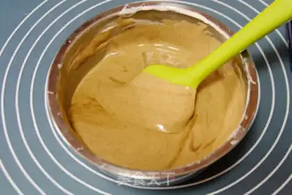 Make Caramel walnut mousse cake step 12