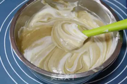 Make Caramel walnut mousse cake step 14