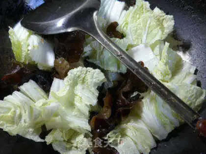 Make Black-muck-ear-painted cabbage step 1