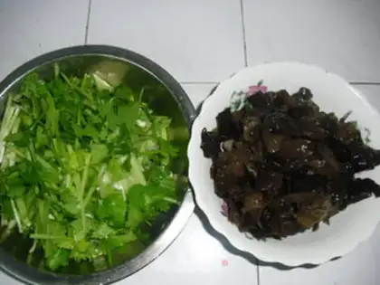 Make Celery mixed with black wood step 0