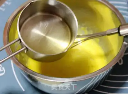 Make Caramel walnut mousse cake step 25
