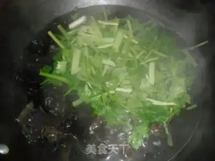 Make Celery mixed with black wood step 4