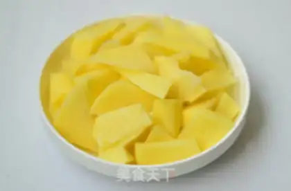 Make Black pepper roasted potatoes step 1