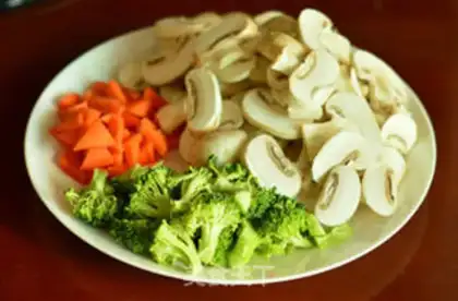 Make Scrambled mushrooms step 1