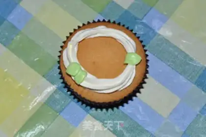 Make Sunflower cupcakes step 9