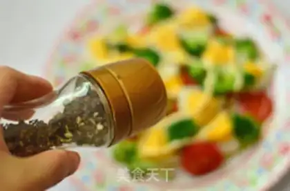 Make Eggs and vegetables salad step 8