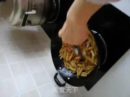 Make Black pepper ham macaroni step 2