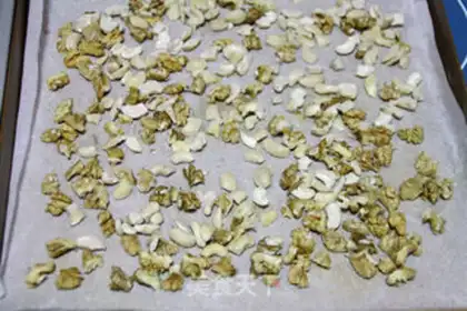 Make Caramel walnut mousse cake step 50