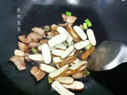 Make Garlic beans dry the meat step 4