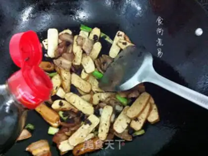 Make Garlic beans dry the meat step 6