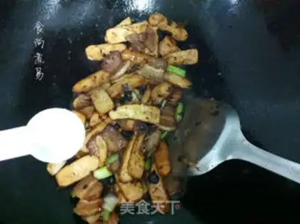 Make Garlic beans dry the meat step 8