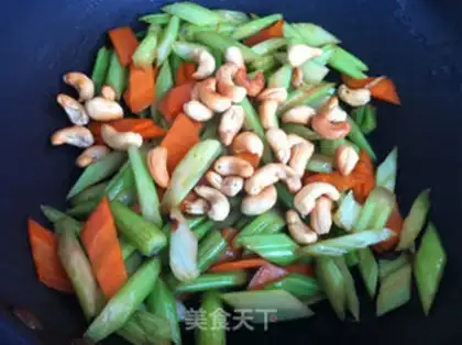 Make Cashew cones step 7