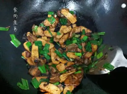 Make Garlic beans dry the meat step 10