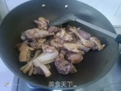 Make Red mushroom chicken stew step 3