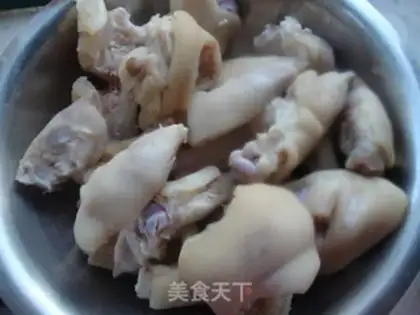 Make Red wine and pig hoof step 3